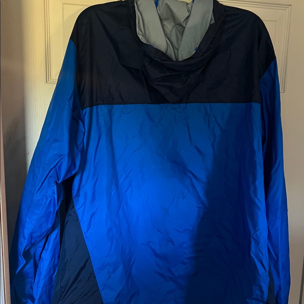 Columbia Men's Navy and Blue Windbreaker - Picture 3 of 3
